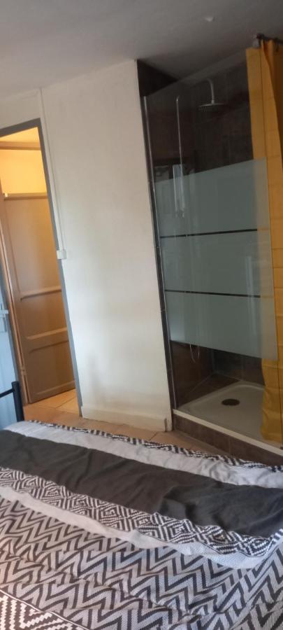 Petite Maison Dans La Campagne A 10 Mn A Pied Du Centre Ville Arles Ngoại thất bức ảnh